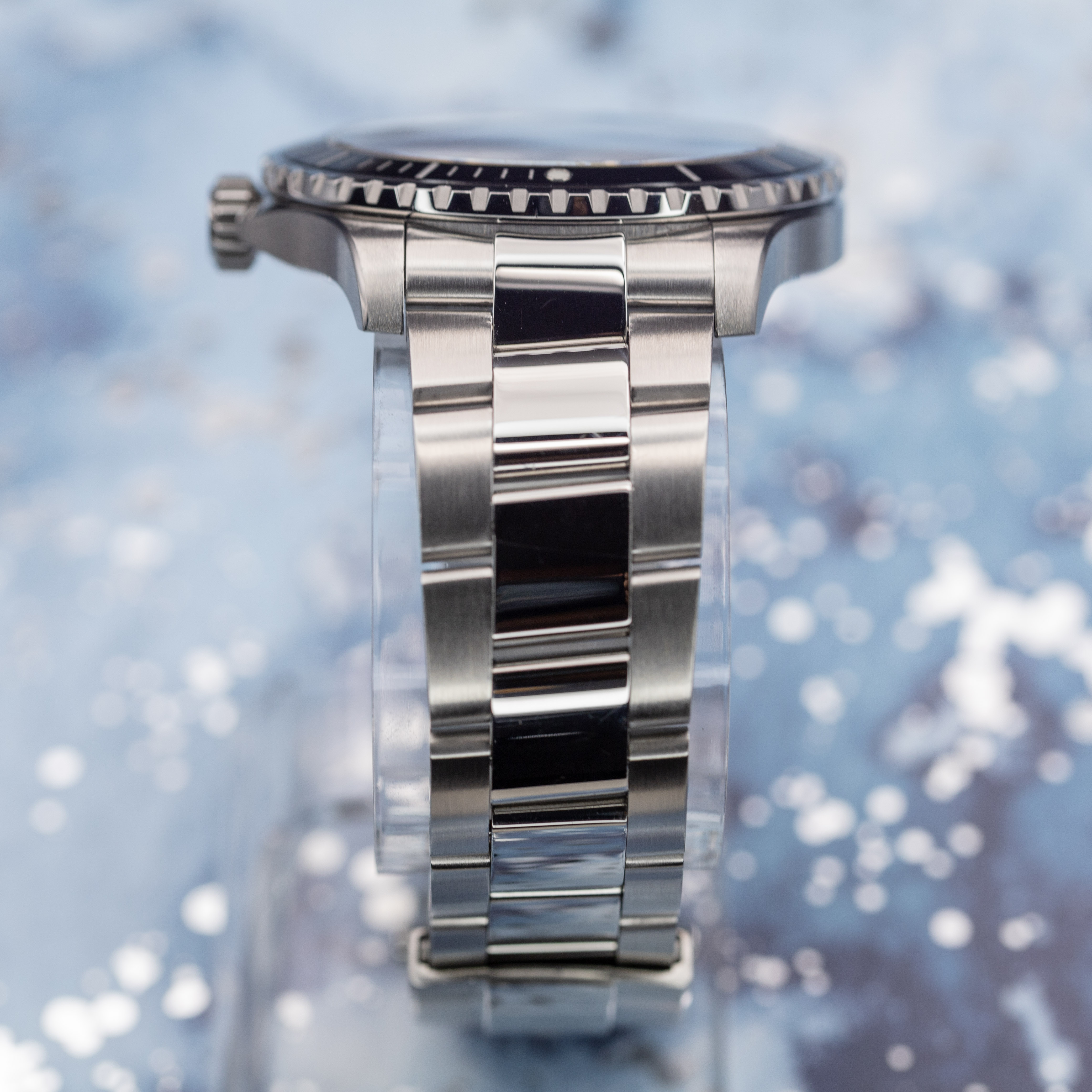 Breitling Superocean 44 bracelet links detail