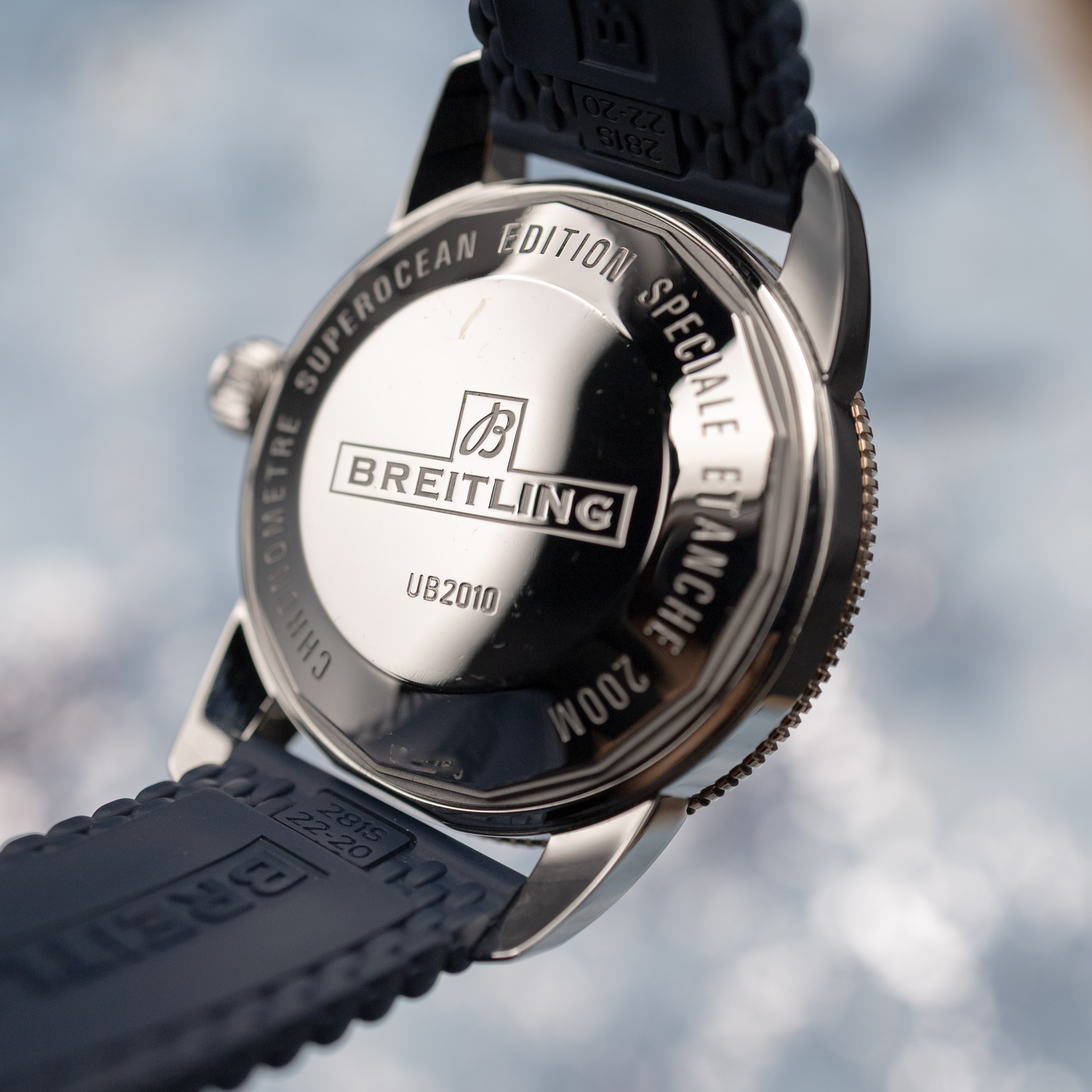 Breitling Superocean Heritage II B20 red gold bezel detail
