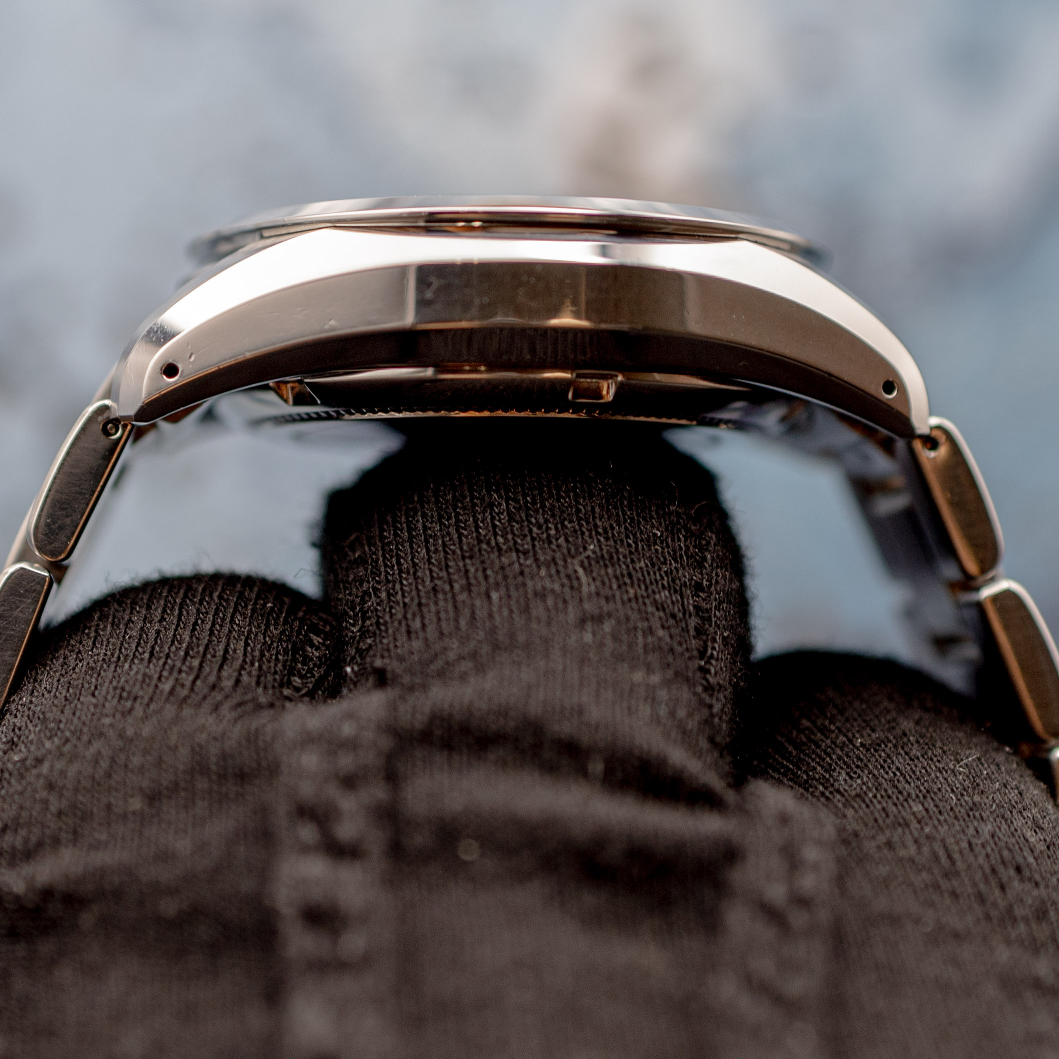 Grand Seiko SBGR307 case profile showing Zaratsu polished surfaces