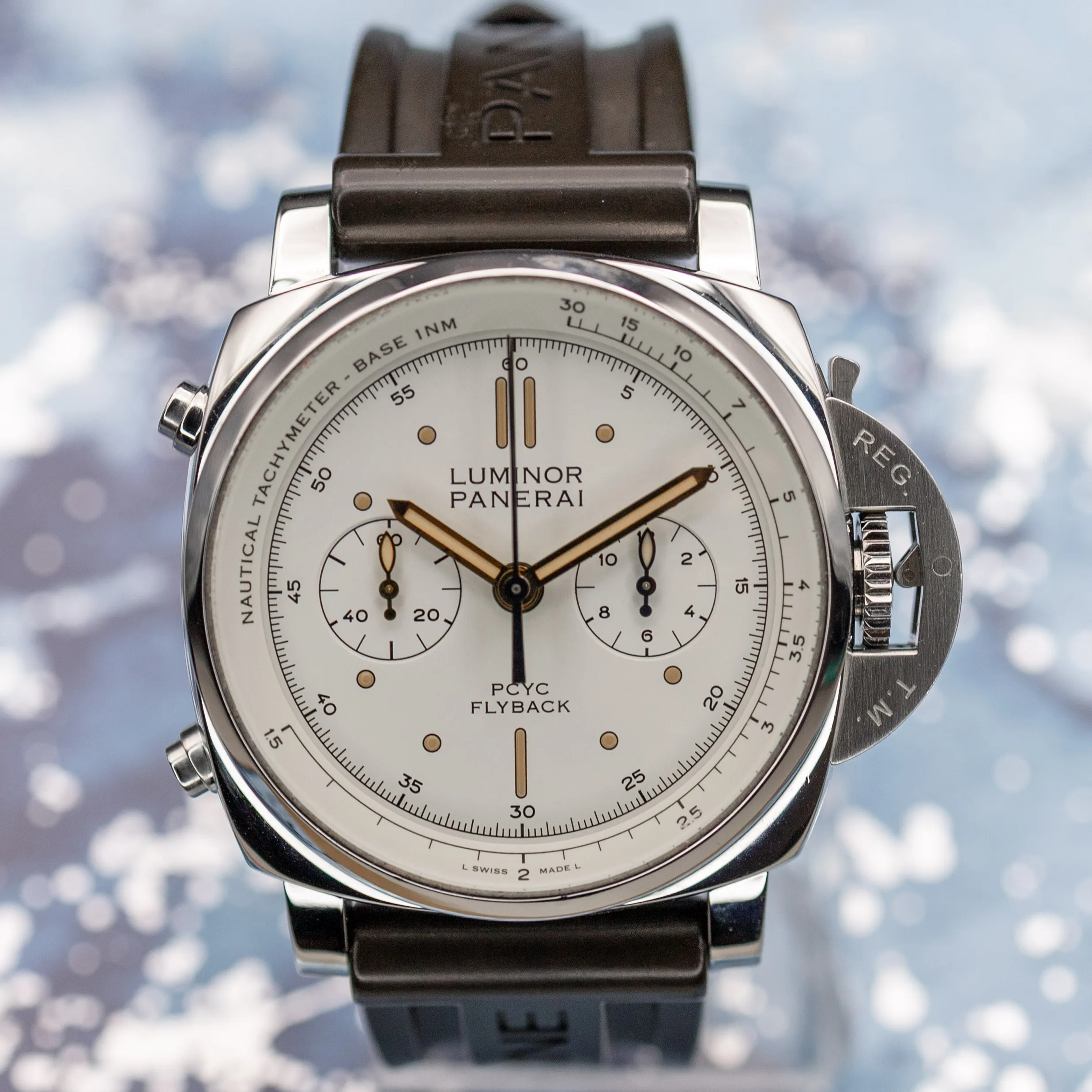 Panerai PAM00654 front view on rubber strap showing full dial