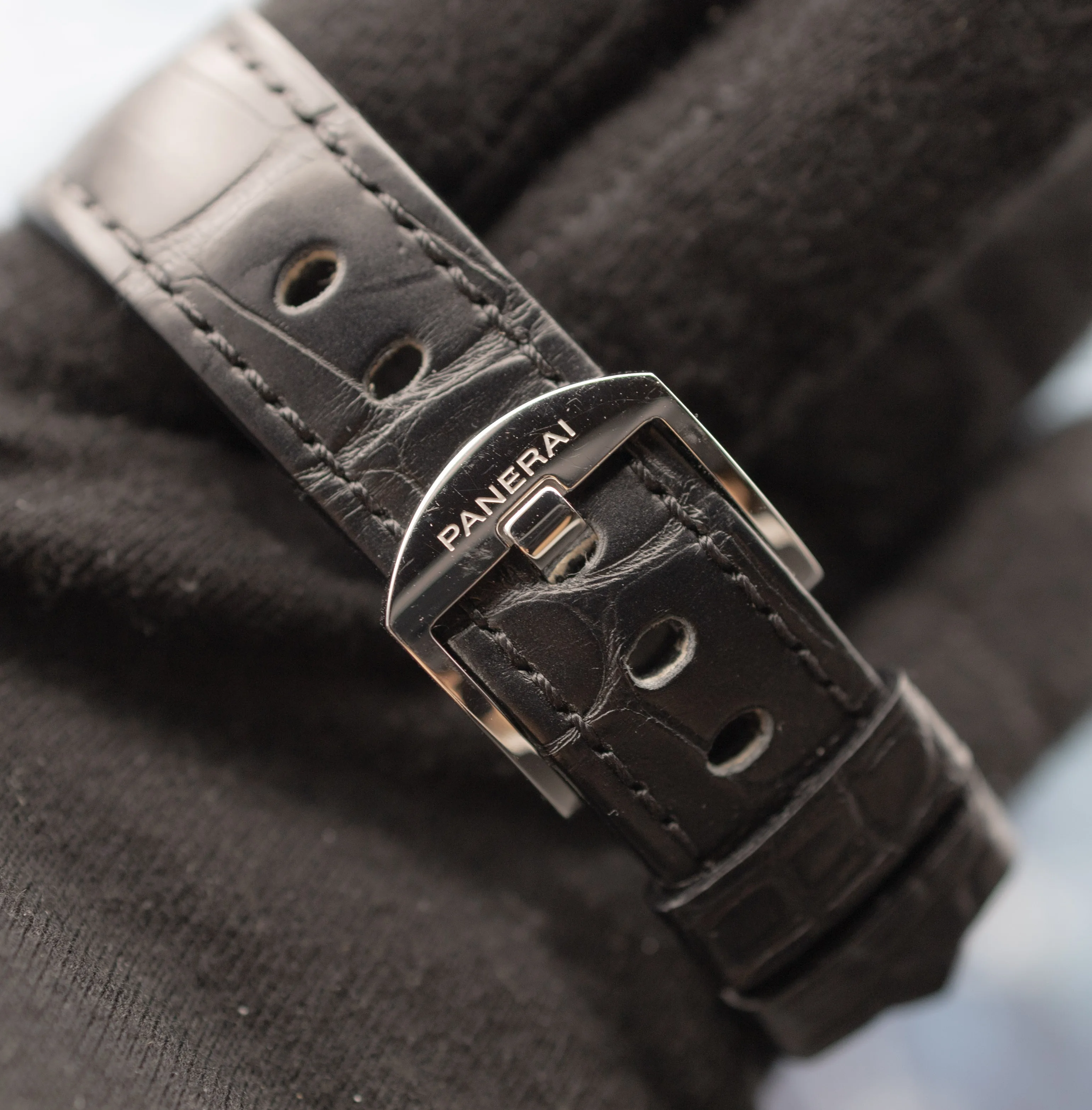 Anthracite sunburst sandwich dial on the Panerai Luminor Due 42