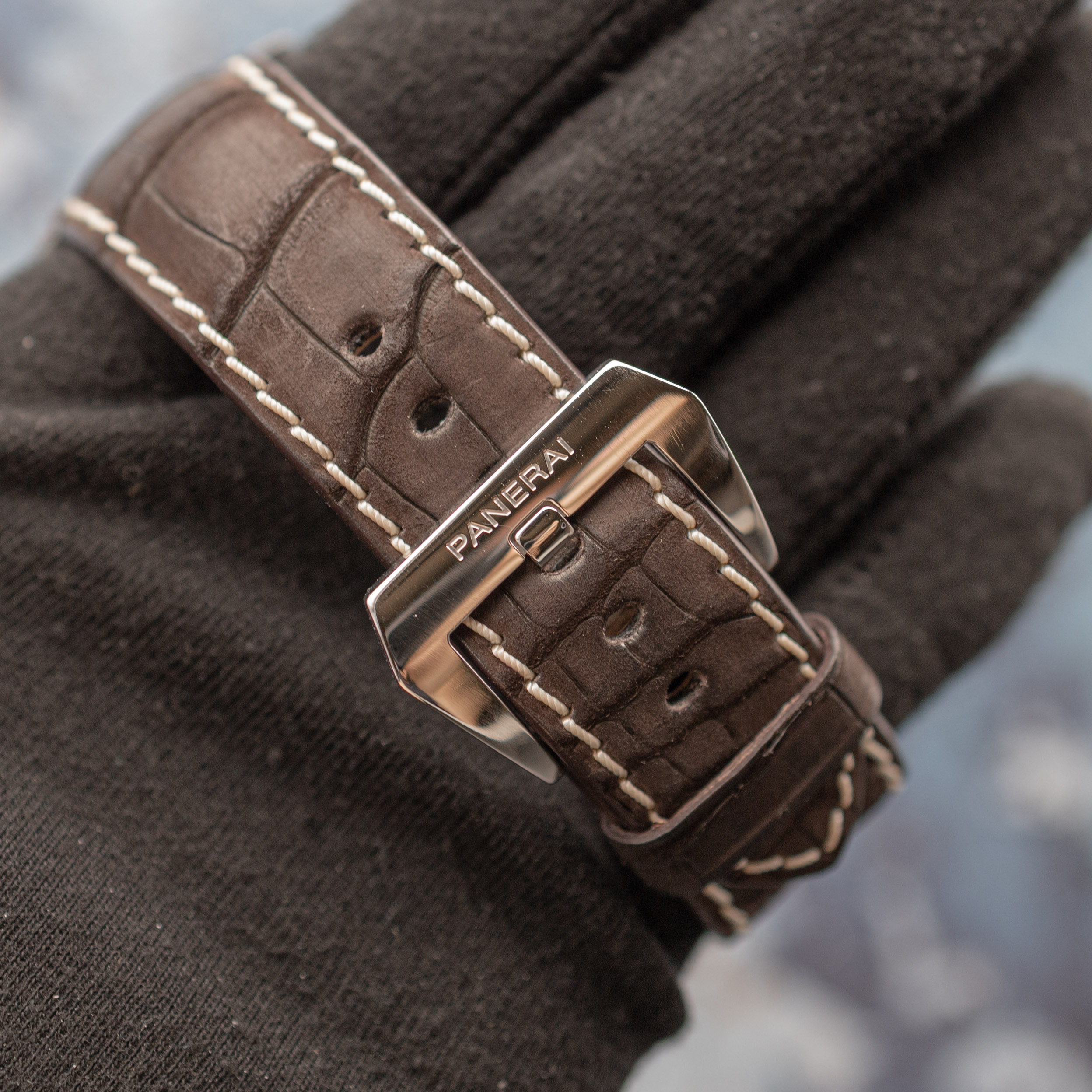 Panerai PAM 311 side profile showing case thickness