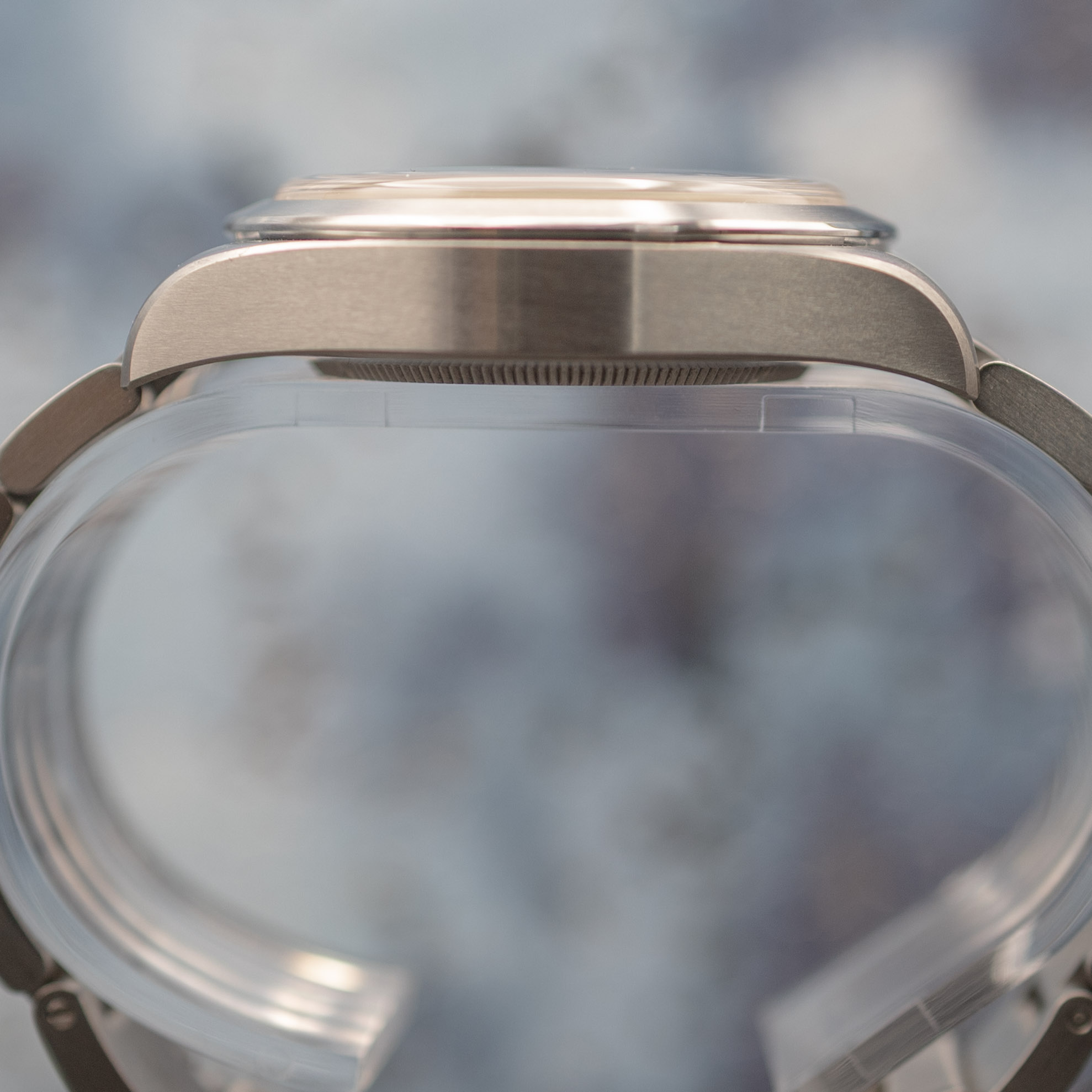Satin brushed steel case profile on the Tudor Ranger 79950